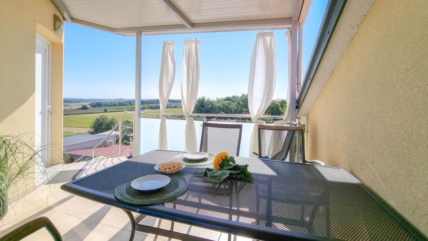 Silos Mare Apartment Novigrad  Exterior photo